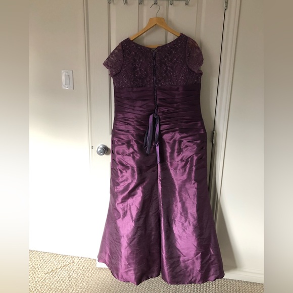 Alice Paris dress Size 22 - Picture 4 of 6